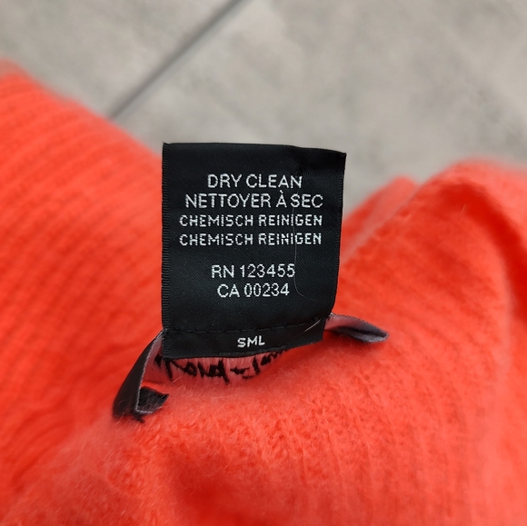 Lord & Taylor Women's Orange 100% Cashmere Long Sleeve Sweater Size Small - Picture 8 of 8